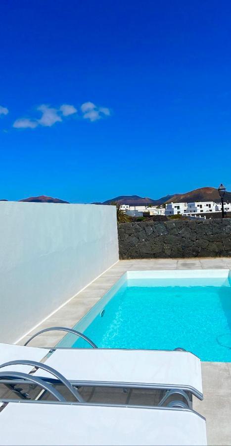 Villa Vulcano Uga Exterior foto
